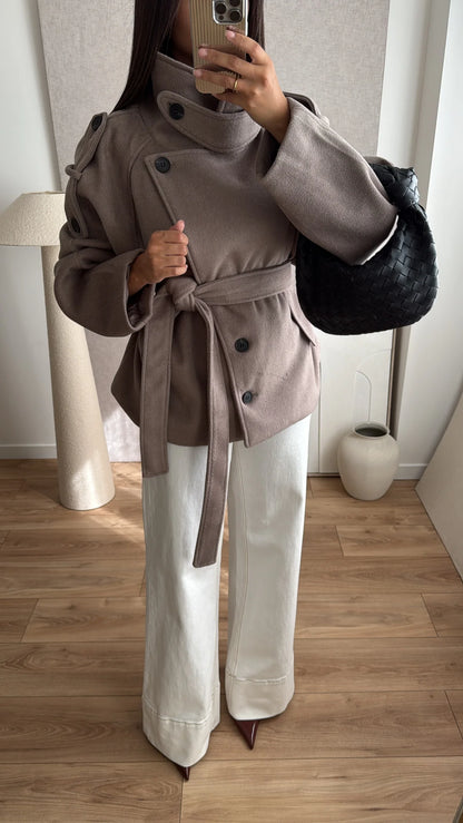 Manteau court boutonné à col montant [TAUPE]